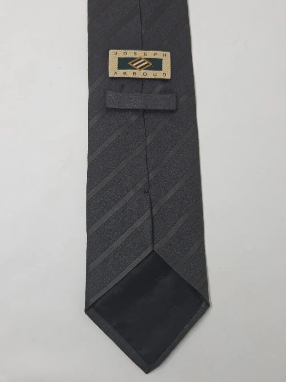 100% Silk Joseph Abboud Gray Silk Necktie Diagonal Stripe 57in Tie Made In Italy